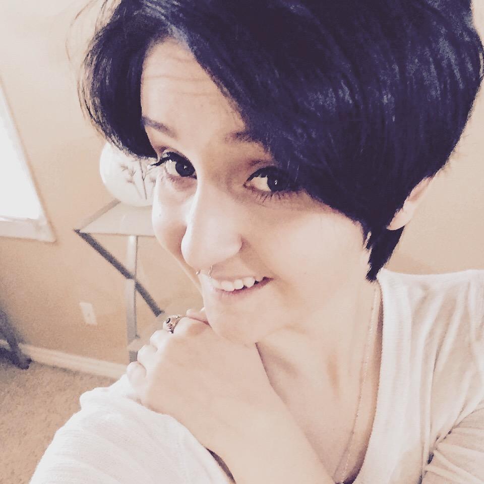 mynineto5's profile picture. 