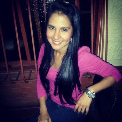 21 años.. estudiante de Ing. Higiene y Seguridad Laboral. =)