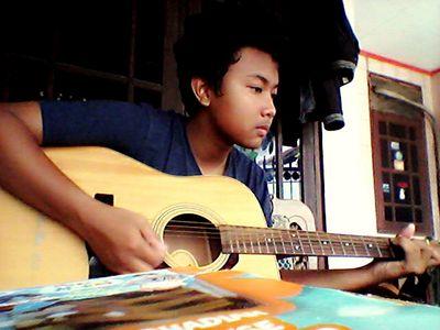 bowolanggeng's profile picture. Lahir di Bekasi, 18 Maret 1998