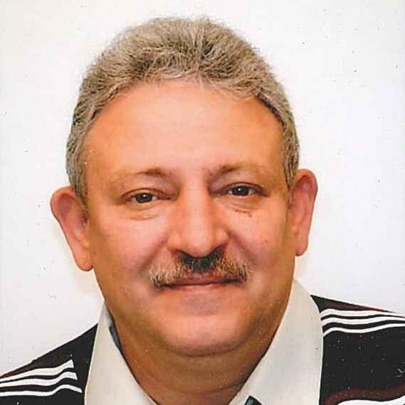 Народився і живу в Бельгії, Бельгієць.
В душі і в серці Українець.
Військовий.