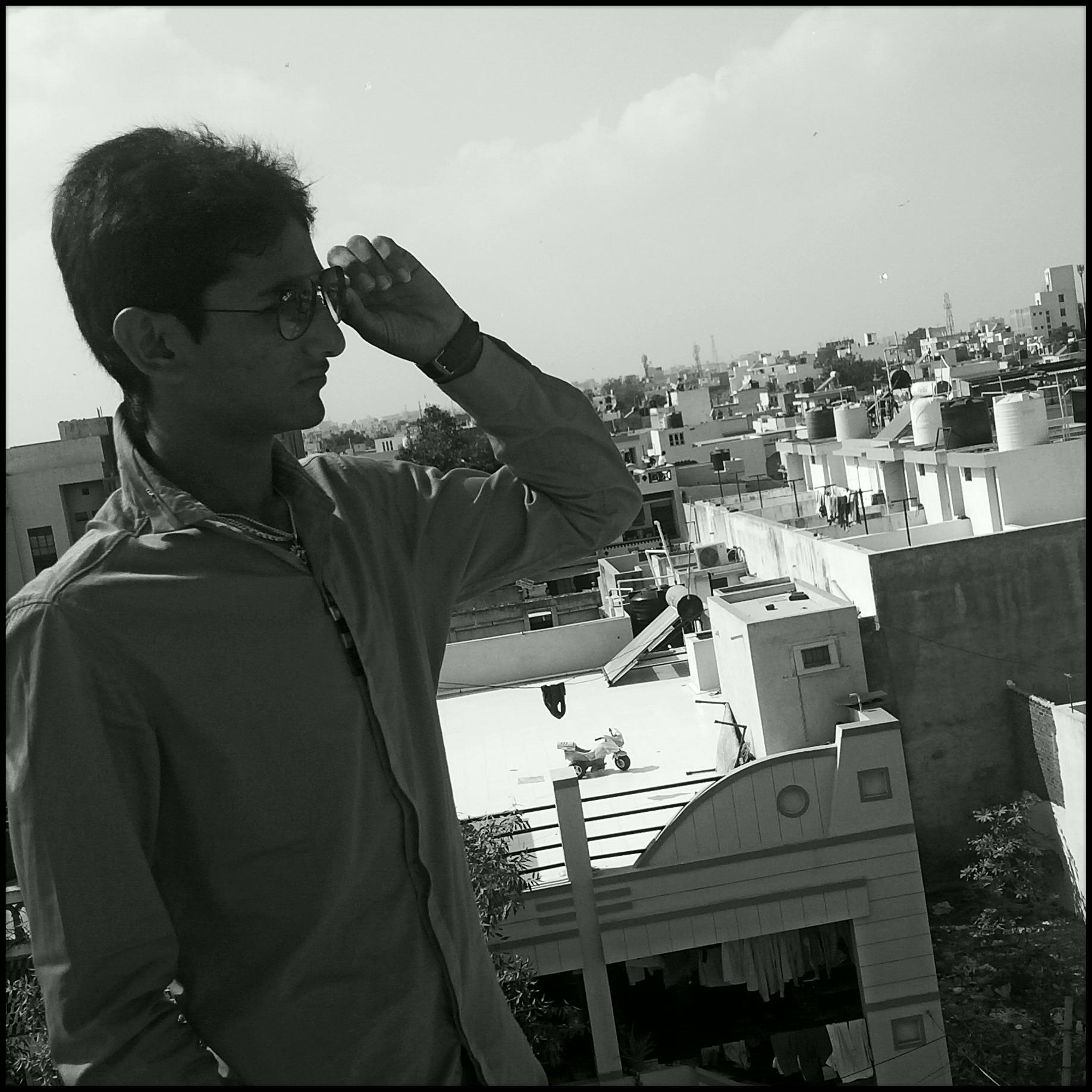 dkgoswami_9798's profile picture. ♚तुम्हारी नफरत पर भी लूटादी जिन्दगी हमने ,शोचो अगर तुम महब्बत करते तो हम क्या करते ♚