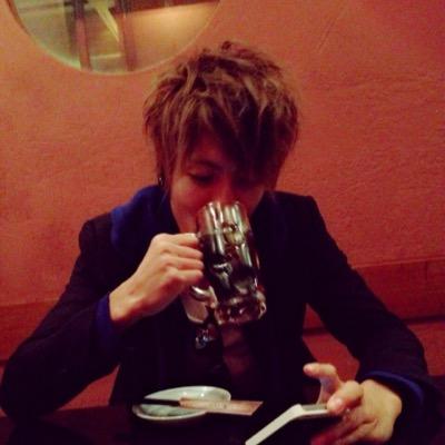 ビジネスに興味ある方、人材派遣、海外物販、投資、その他、仕事紹介できます！自分の夢は「自由になること」興味あるかた気軽にＤＭ下さ〜い（≧∇≦）