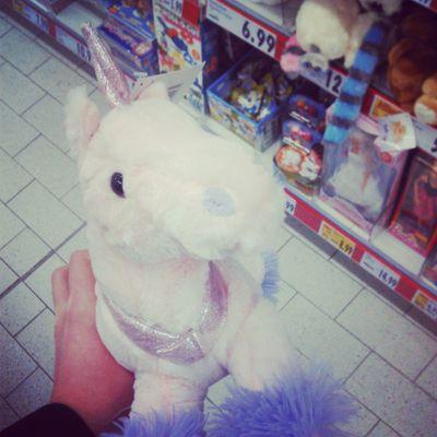 Witzig, bescheuert und manchmal betrunken! Streicht das manchmal!