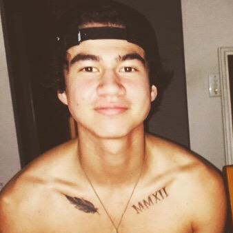 free follow from @pwincessmuke bc you are awesome