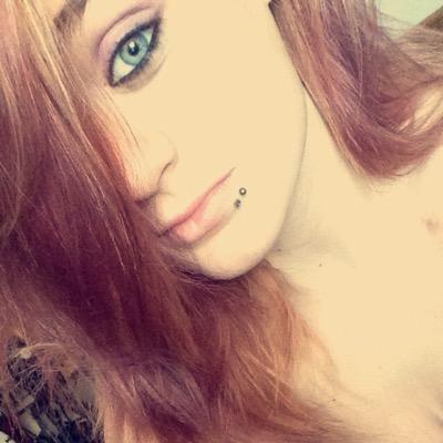 ima 17 yr old mother with one beautiful 2 yr old baby girl no boyfriend nd a bestfriend also gota wonderful amazing girlfriend. nd i love goin out nd hvin fun