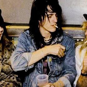 Guns N' Roses 52. #Macon4eva pasiva de Lars. #Rodan @SugarComa14 my girl.