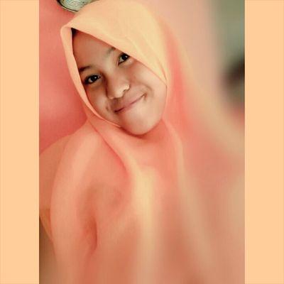 DewiKom06686547's profile picture. mala kitty.