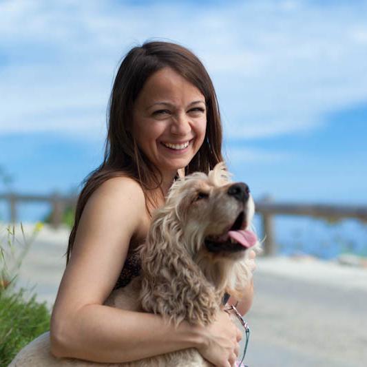 Former activist who realised being happy could help change the world too. Travelling since August 2013 with my dog Chico, Mr Mac - my laptop and 6 baguettes.