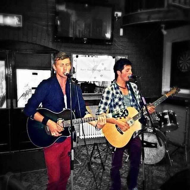Acoustic duo hailing from Worcestershire