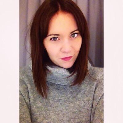 Print and fashion Journalism Graduate, 23