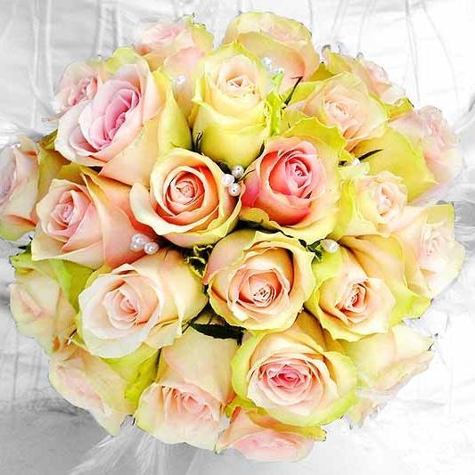 Bienvenidos a Bodas Top, el portal español especialista en preparar bodas de la forma más profesional y detallista. Somos expertos en todo tipo de festejos.
