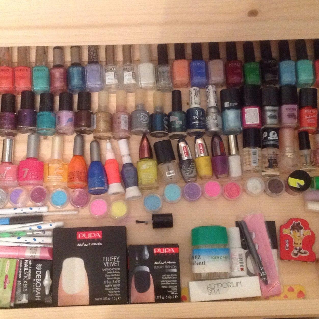 @realsarasnails