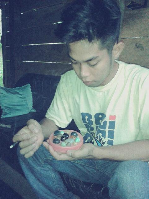 Sederhana & biasa - biasa saja, My Name Hendra kurniawan makkuraga. You cal me Hendraa. My fams. My friend. My BF. Follow me. : follback ? Just menston  :):*