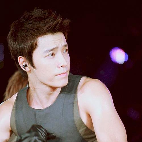 • SuJu  •• °Hot Vampire Master° • °Exnhyxk is my life 14° #Daddyfvcfrp #CarpeDiems  #YD