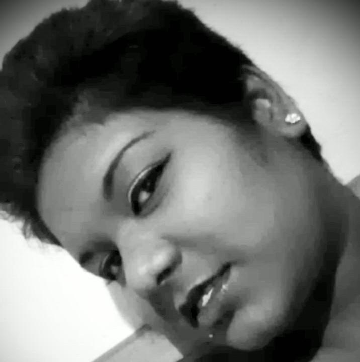 cezaria214's profile picture. 