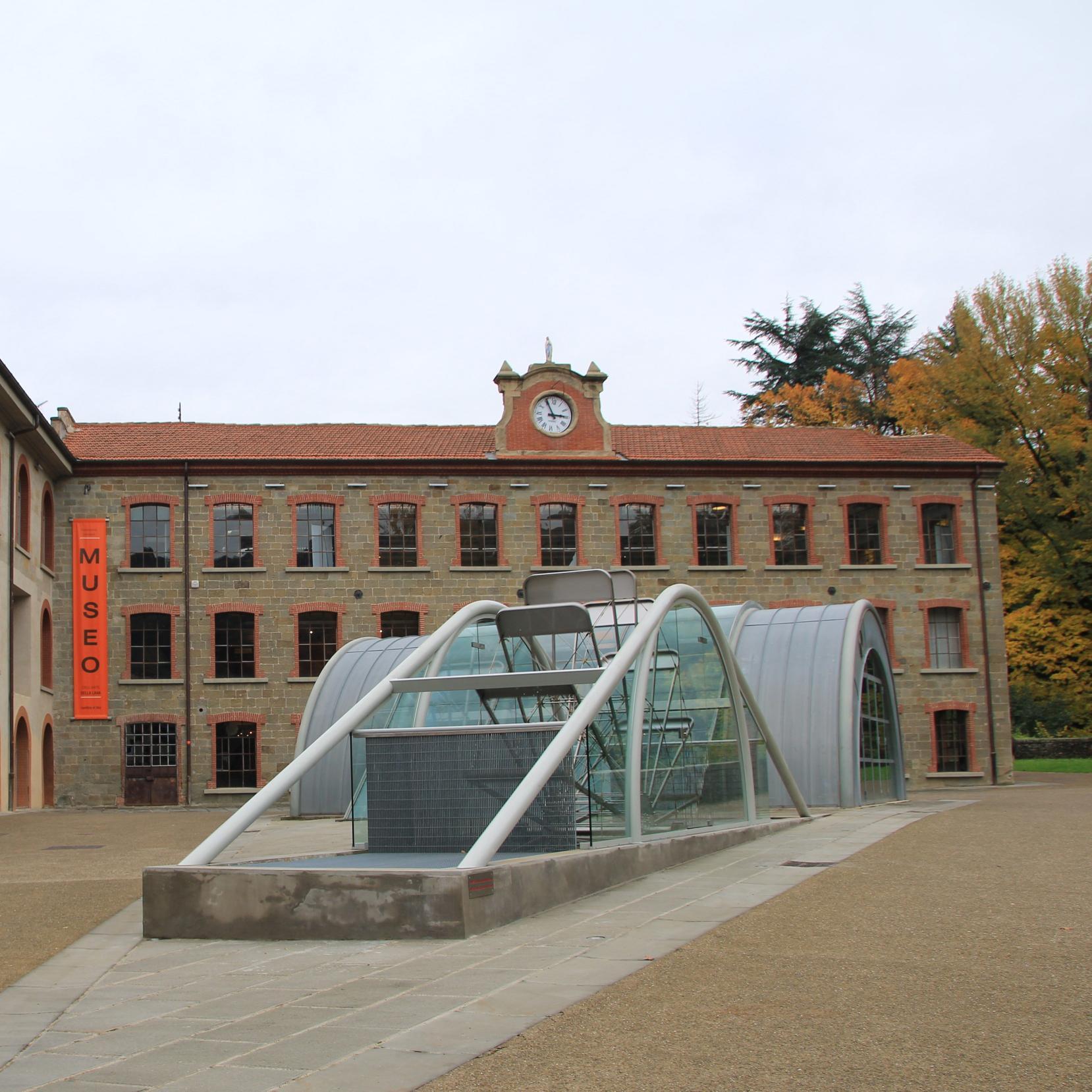 Il Lanificio di Stia, uno dei principali opifici tessili italiani del Novecento, è oggi Museo dell'Arte della Lana.