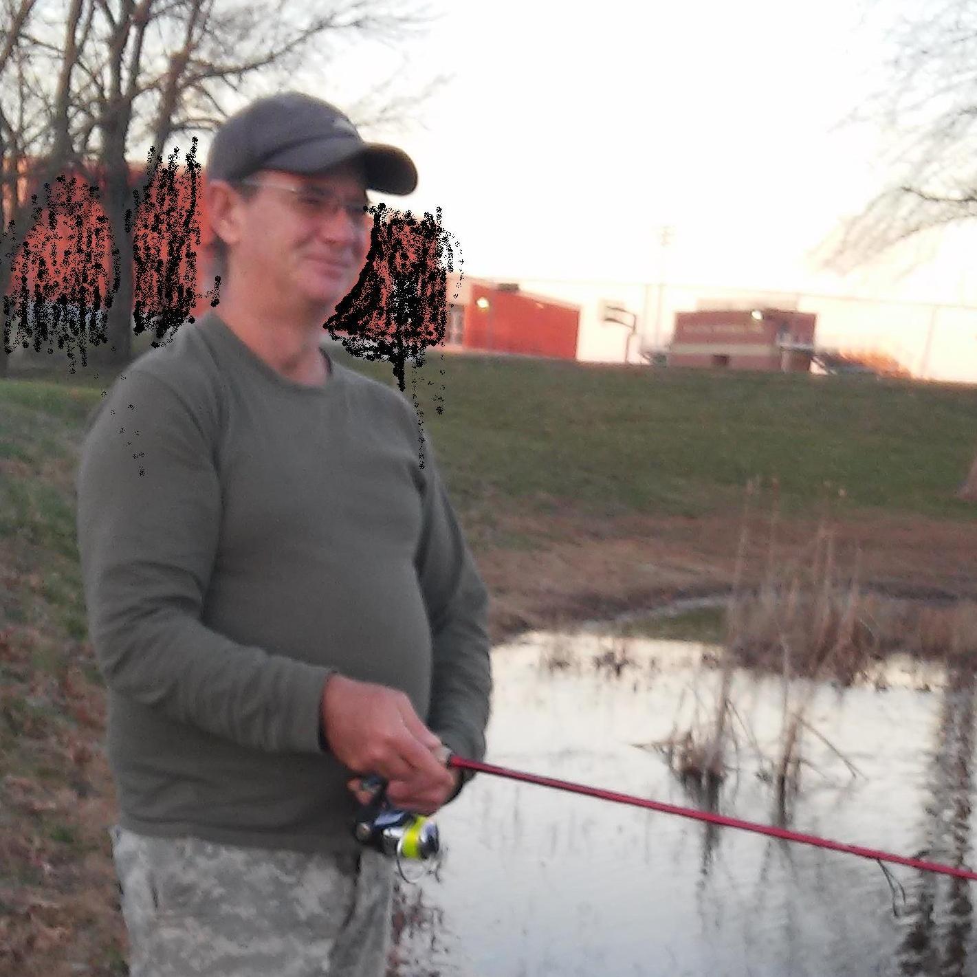 Looking for a country girl who loves the outdoors, wild places, organic gardening, and especially  fishing. If she could outfish me I'd treat her like a Queen.