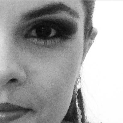 Karinerezend's profile picture. 