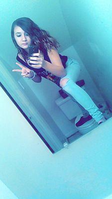 ~°single°~Married To Luke Bryan~Kandice=Sis~Capricorn~