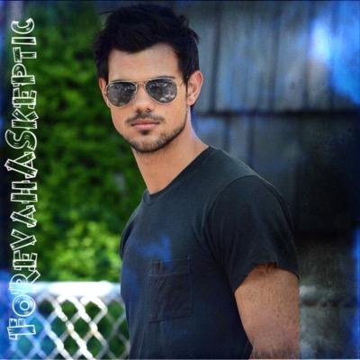 You've just got ro roll with the punches and take life one day at a time...I suppose. 21+RP | #PIMPS