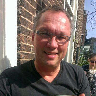 Passie voor werk, hou van uitdagingen aan gaan,sporten,  motor rijden, genieten van het leven. December Kindervriend,Bakkerij manager bij Bakkerij Vlaailand bv