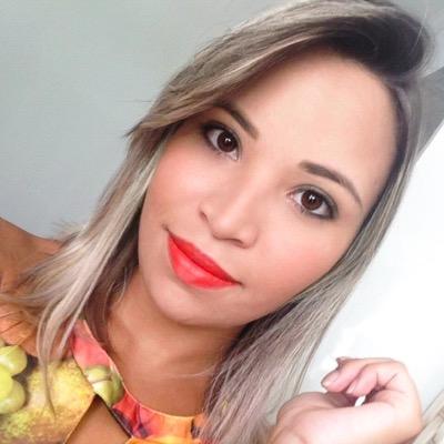 Não faça da sua vida uma rua onde muitos passam e poucos ficam. Mas faça dela paraiso onde muitos querem estar e poucos podem PERMANECER.