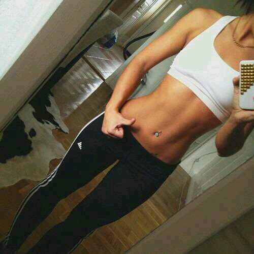 18yo / french girl / bisexual. 1m63/80,4kg. Objectif : 57kg.    Reggae.     Insta : fui_gorda