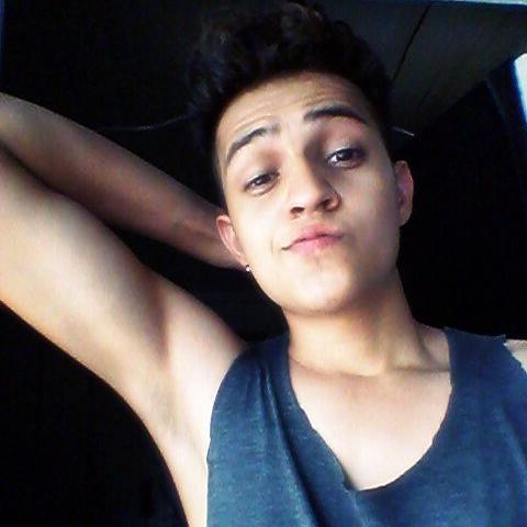 O amor  é  feito  de  sdds  mais  a felicidade  é o  que  faz  valer ... ^^ s2