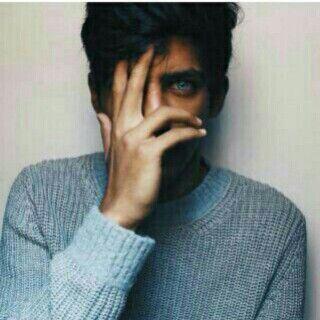 m_meeex's profile picture. ‏لَو عادَ بِيَ الزَّمنُ للورَاء قَبلَ أن نَلتَقِي , فسأبحَثُ عَنكِ وأُحِبُّكِ مرّة أُخرى !*