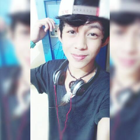 I just want fun :) Having a new friends and ofcourse i want to be updated :)