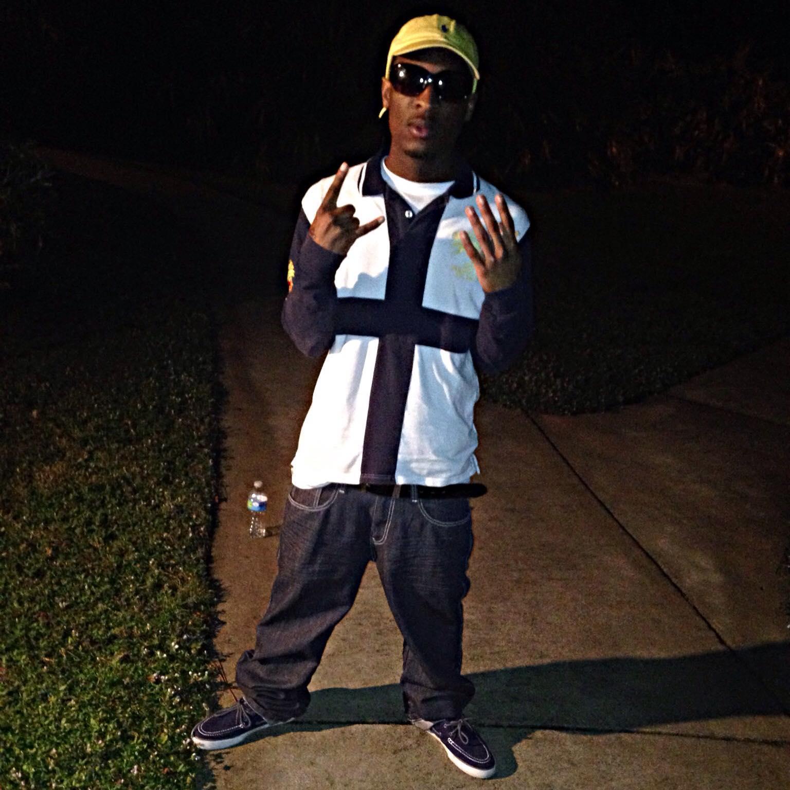 #MoeMoney Artist New MixTape #SoljaSurviva Cumin Soon !!! (Bookings/Beatz/Features/) DattNikkaPookie@Gmail.com | In Da Studio (On Cloud 99) | #FortPierce