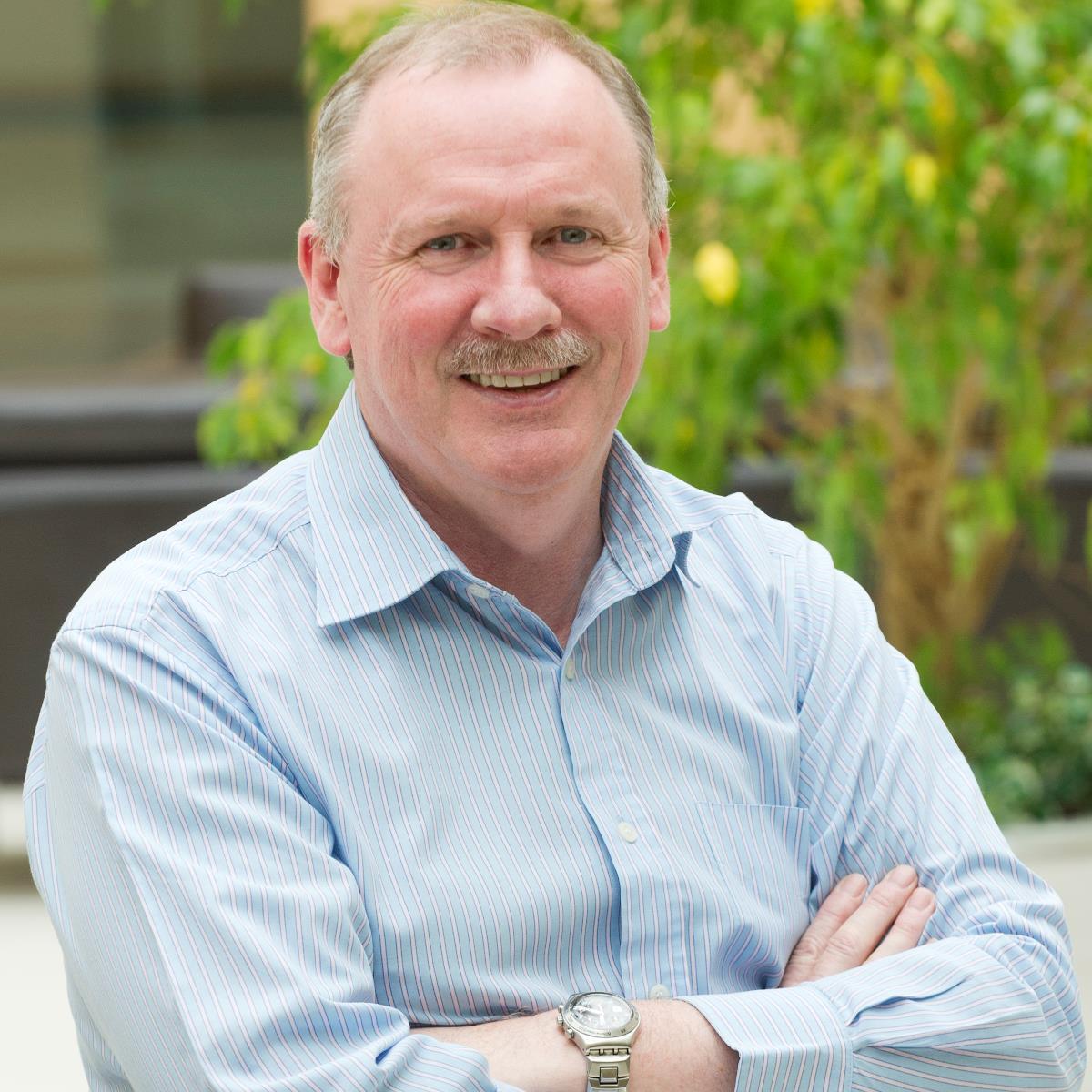 Helping B2B SMEs to Sell More - Consistently to Scale | Sales Leadership coach | 35 years + of Solution Selling experience | Keen Globetrotter and Golfer