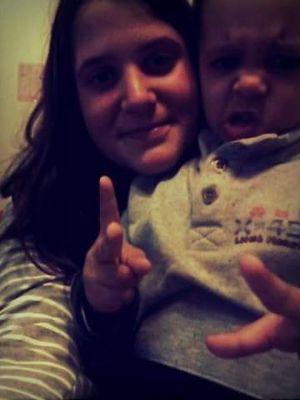 Morena , olhos castanhos e 1.71  :$  segue-me  ❤  e eu sigo de volta ❤ reii :$