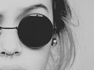 Juro solemnemente que mis intenciones no son buenas. Fall Out Boy,Arctic Monkeys,One Direction,5Sos,Green Day,Demi Lovato and Nick Jonas