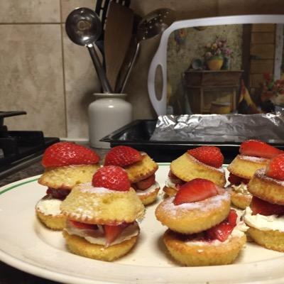 Shazia_Anwer's profile picture. Mum of three and lawyer with lots of opinions