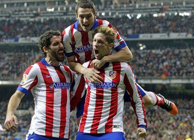 Mc de Flow Bajo Cuerda, futbolista de los manolos y de GarruTeam , estudiante de la URJC, del atleti y ardaturanista...