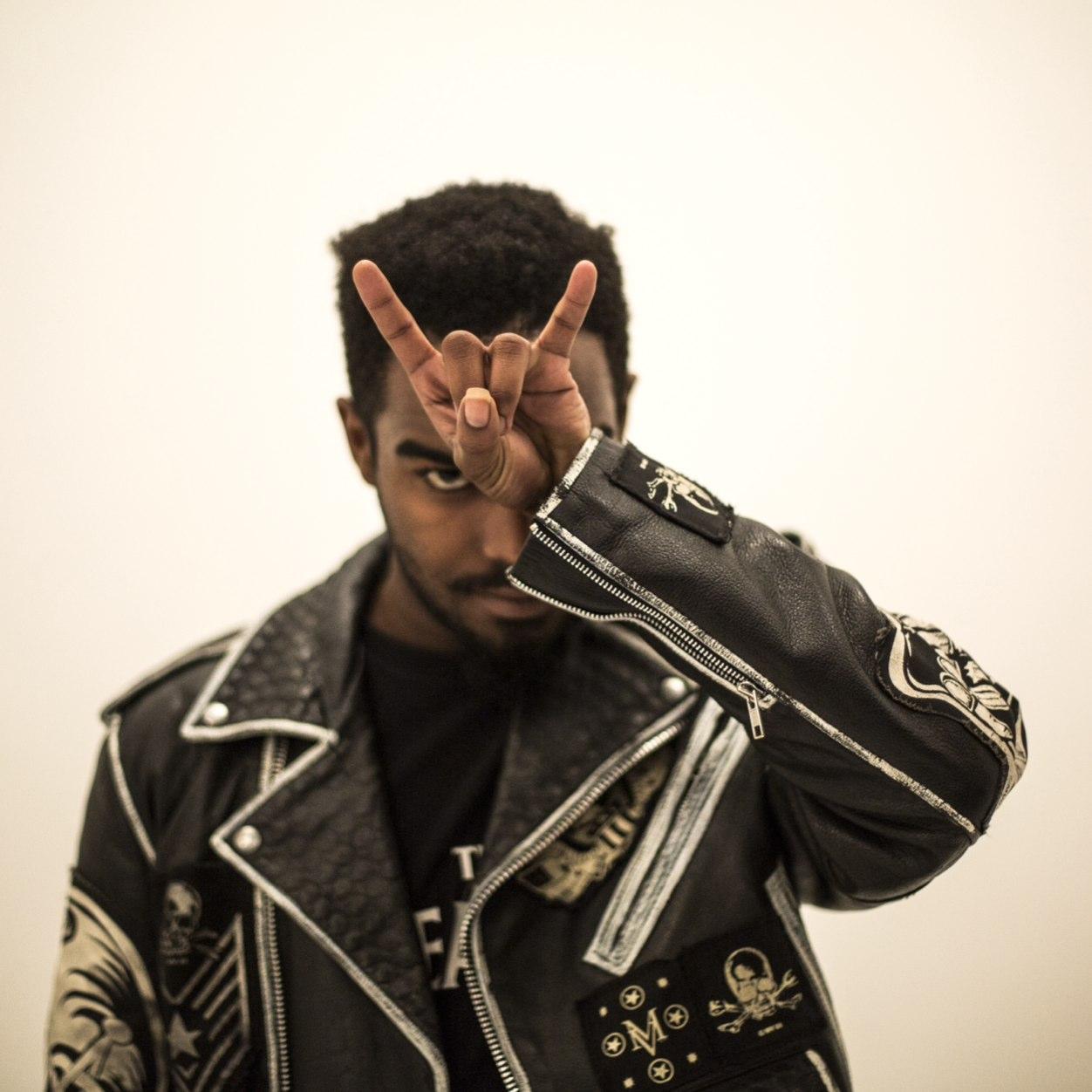 IfuckswithJon's profile picture. Fuck with me, or don't. But I would, so I do. http://t.co/sy8cT101jE http://t.co/WSt9Bg1RYw