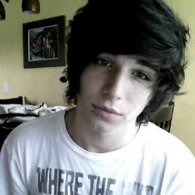 evan|single|gay|19|hmu