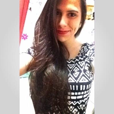Cada pessoa que passa em nossa vida, passa sozinha, é porque cada pessoa é única e nenhuma substitui a outra!