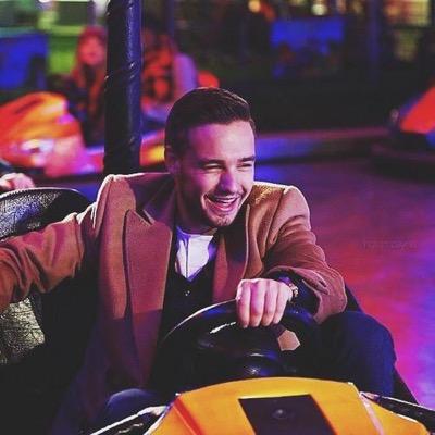 follow @bizzleballs bc i gave you this free follow, please love?