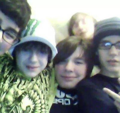 hi I'm mummy I'm a zombie ok single 13teen ok ye  I'm a girl