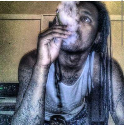 str8 from the 414
Kilwaukee Wiscompton 
We was born to die....and live until then