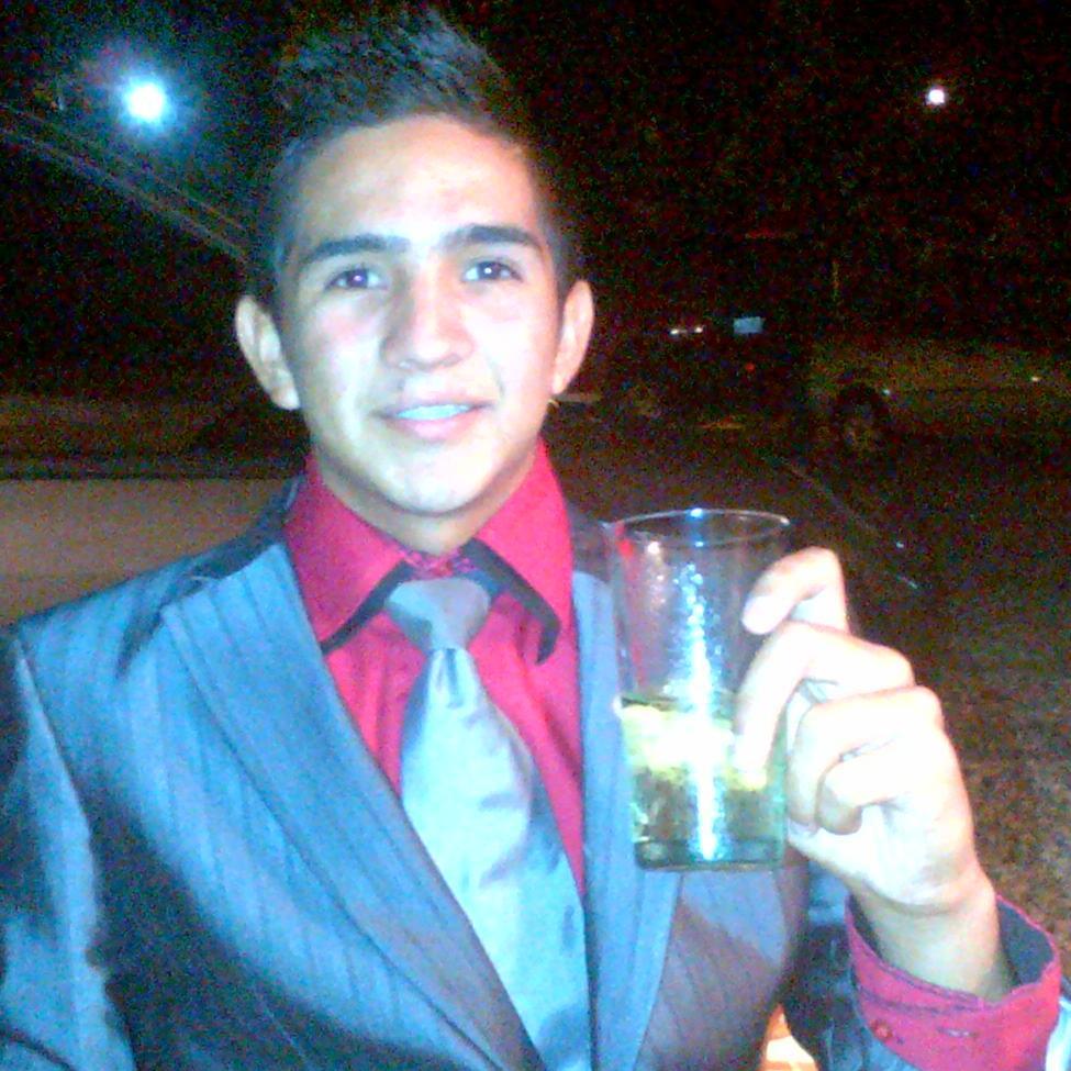 Se quien tu eres sin importar quien te critique valora y ama a quien lo haga por ti.