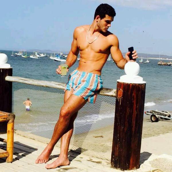 apoyamos principalmente a @marioirivarren 
tambien a micheille // paloma // hugo garcia// yidda//julian