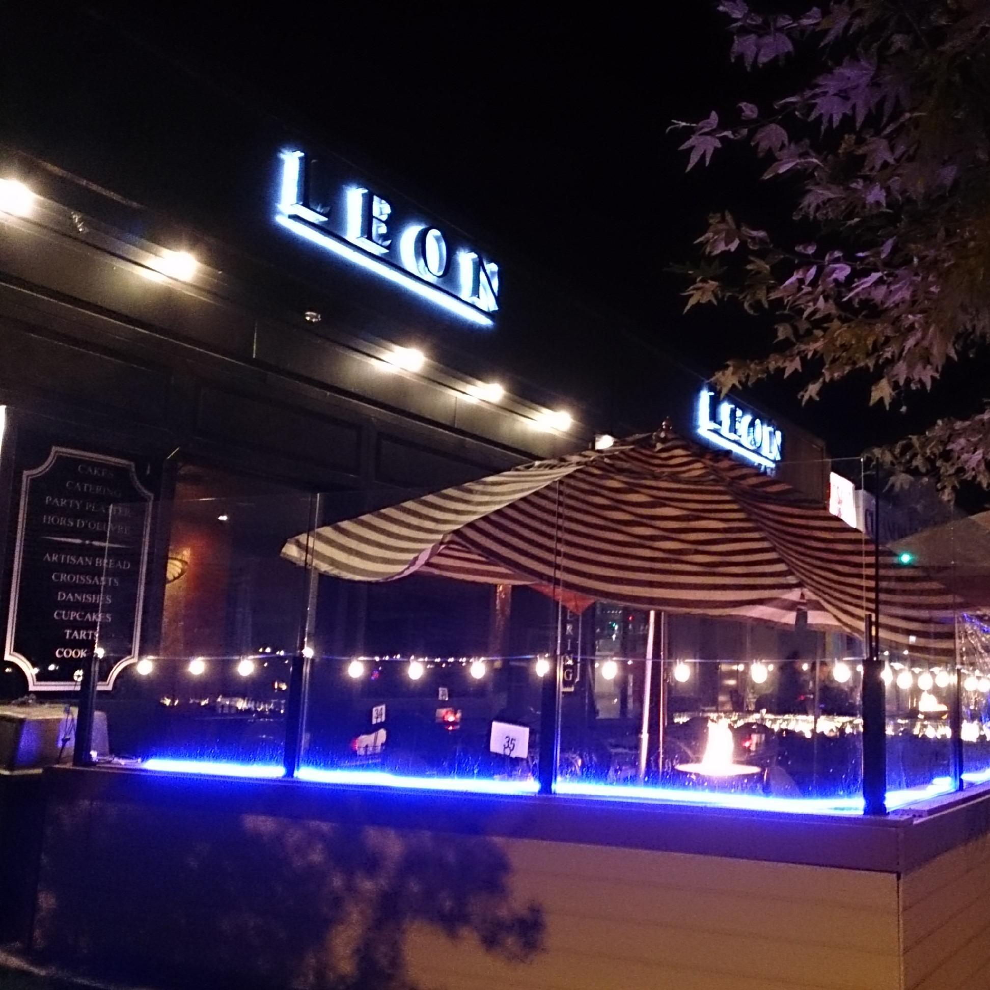Leon features causal gourmet dining, premium hookah flavors, beer, wine and fancy cocktail drinks, cozy ambiance with indoor and outdoor seating.