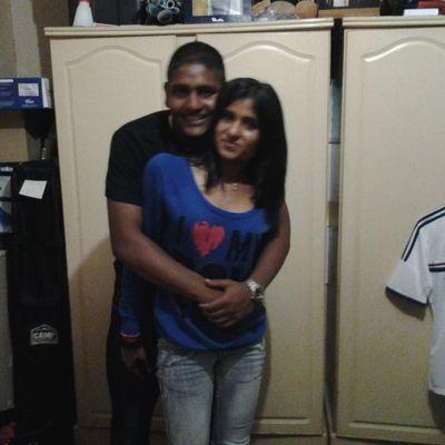 loves food en aanything in purple en blue goes to queensburgh girls  en has thee most amazing .bf en thee most crazit en most awesome friends loves 1D