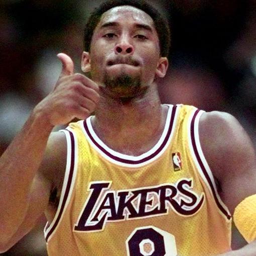 NBA. Z Lakers odkąd pamiętam. Kobe Bryant kierował moim życiem. Kocham to co robi z piłką Steph Curry. Oglądam Arsenal. rap.

Love You Kobe.