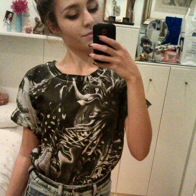 hi im maia! I LOVE to dance,im a proud alien since 2009-TokioHotel, BTS, Big Bang fan too...Im a qualified makeup artist & love fashion^_^