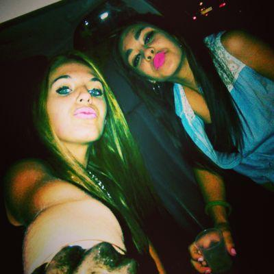 No confies en nadie , rrecuerda que el diablo fué una vez un angeel;)