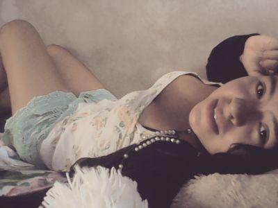 Me gusta tener amigos salir a comer helado, caminar, leer y me fascina escuchar musica, Whatsap 3202021572
